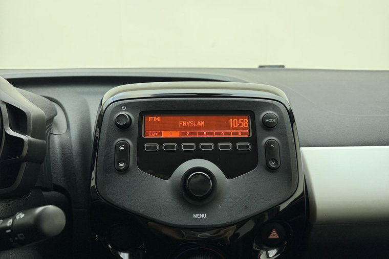 Vehicle Image 18