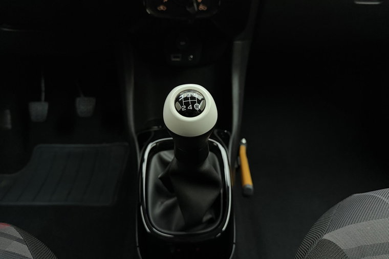 Vehicle Image 21