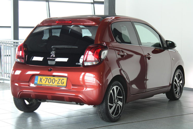 Vehicle Image 5