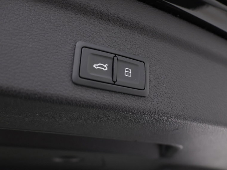 Vehicle Image 29