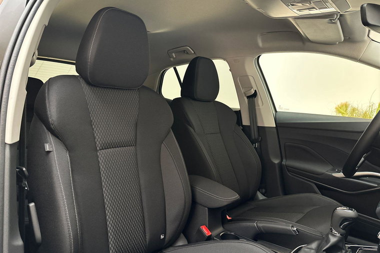 Vehicle Image 14