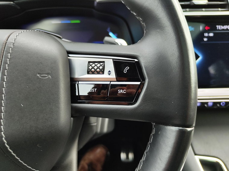 Vehicle Image 32