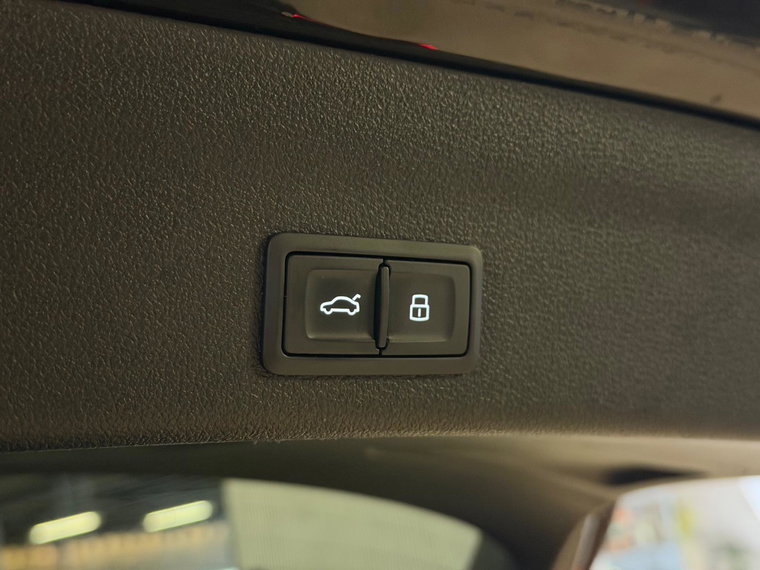 Vehicle Image 27