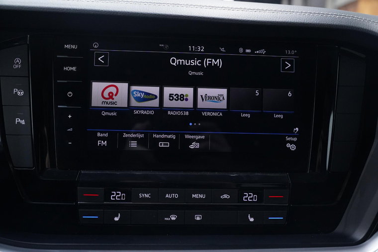 Vehicle Image 32
