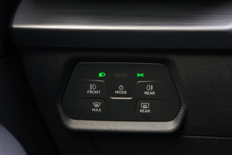 Vehicle Image 25