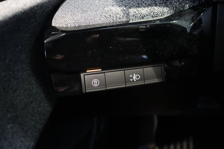Vehicle Image 26