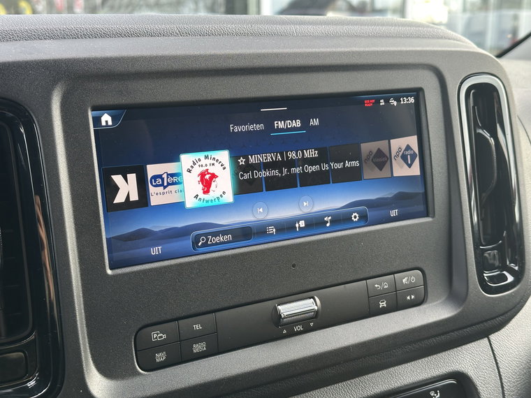 Vehicle Image 22