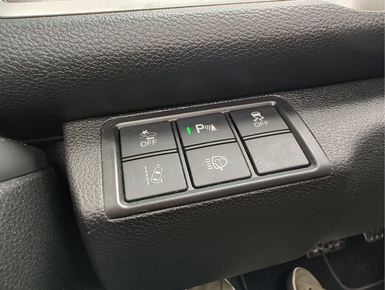 Vehicle Image 25