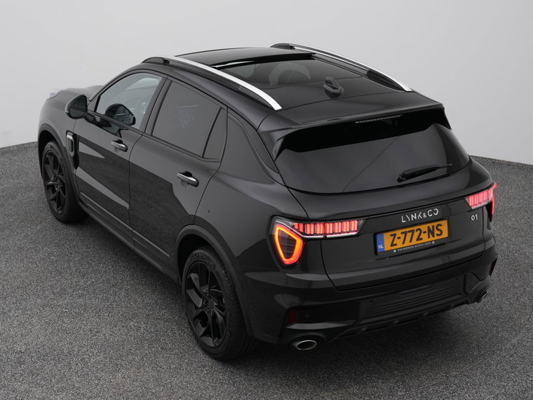 Vehicle Image 25