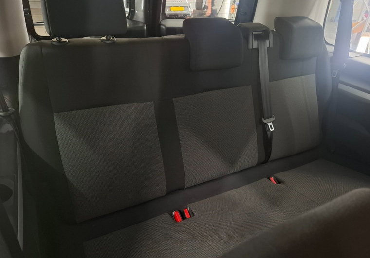 Vehicle Image 12