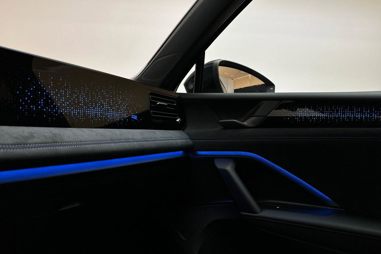 Vehicle Image 33