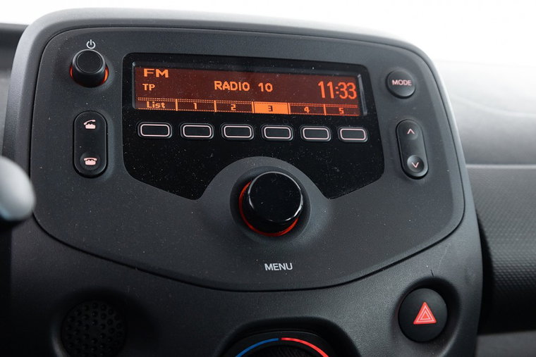 Vehicle Image 12