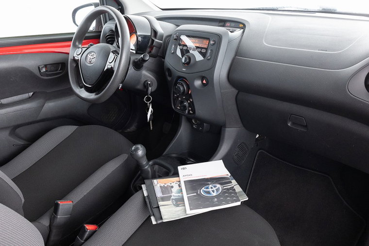 Vehicle Image 4