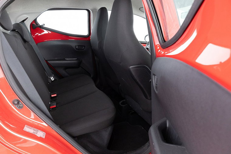 Vehicle Image 8