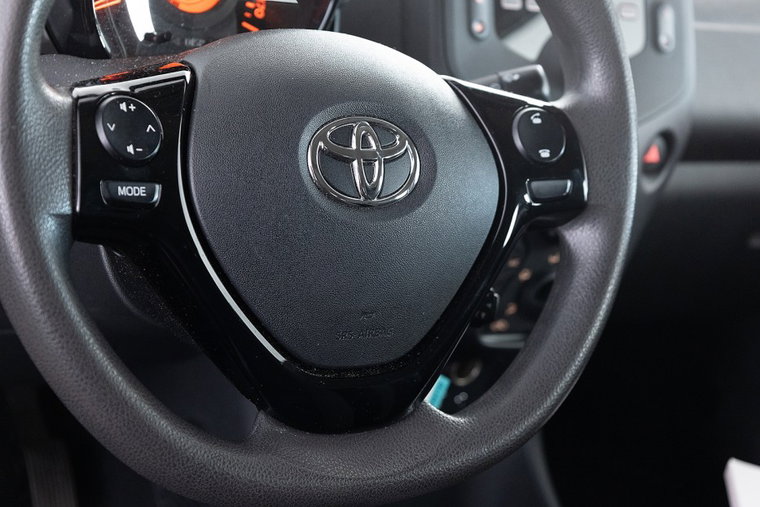 Vehicle Image 10