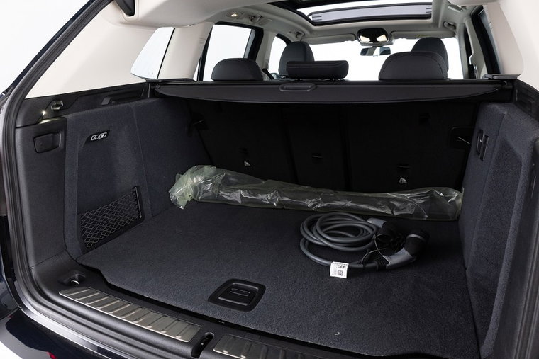 Vehicle Image 48