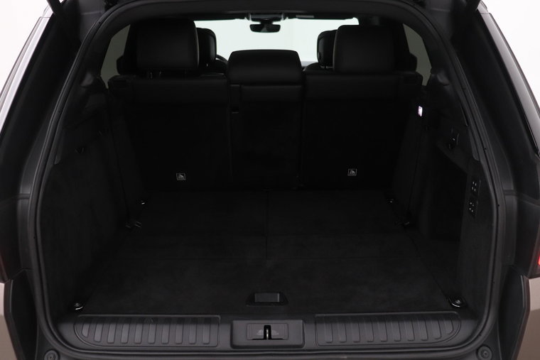 Vehicle Image 52