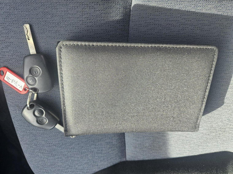 Vehicle Image 32