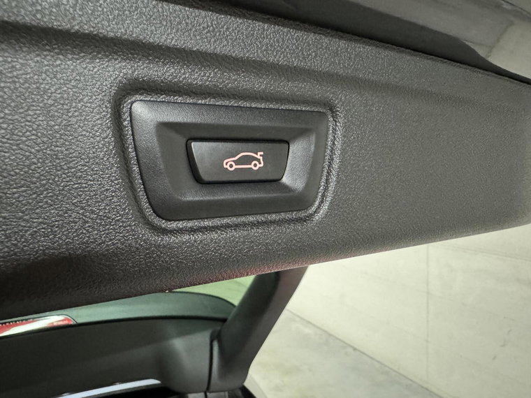 Vehicle Image 60