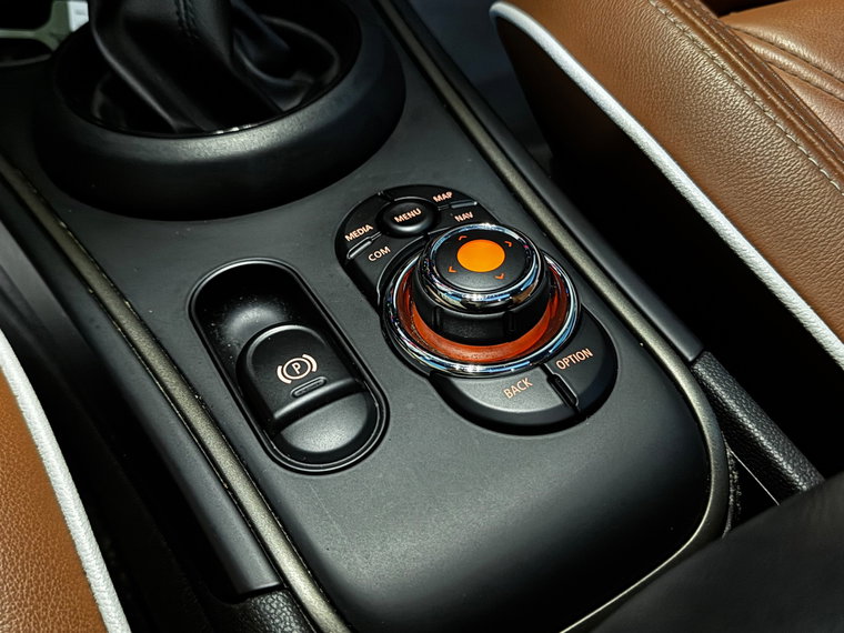 Vehicle Image 37