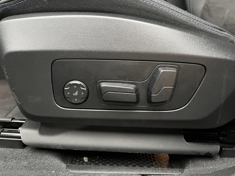 Vehicle Image 27