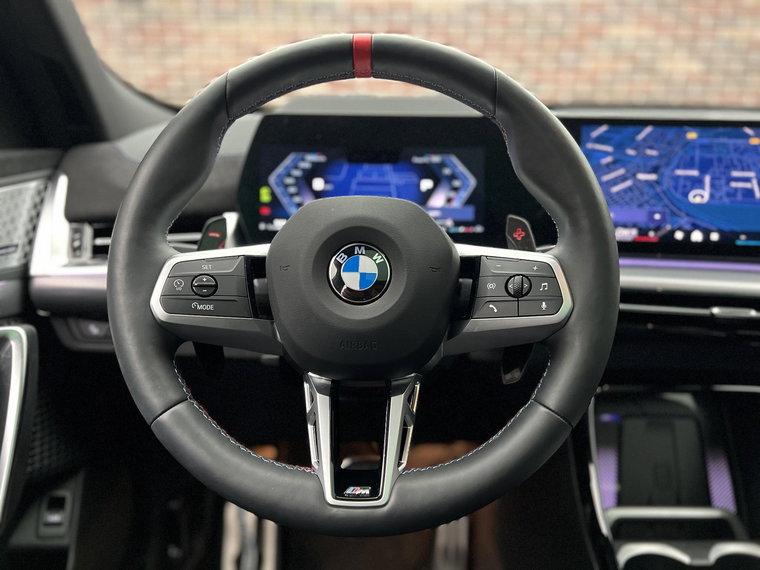 Vehicle Image 38