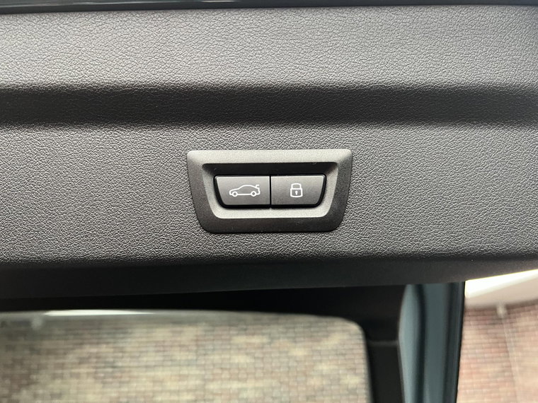 Vehicle Image 42