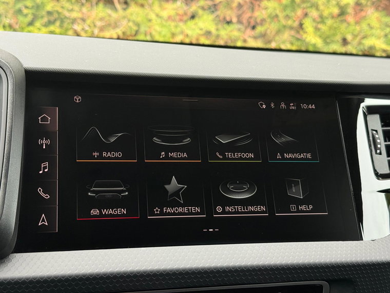 Vehicle Image 17