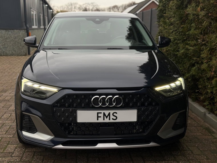 Vehicle Image 28