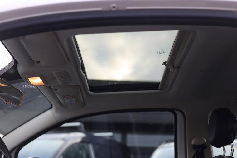 Vehicle Image 10