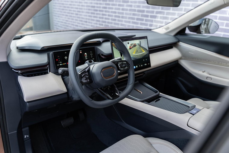 Vehicle Image 8