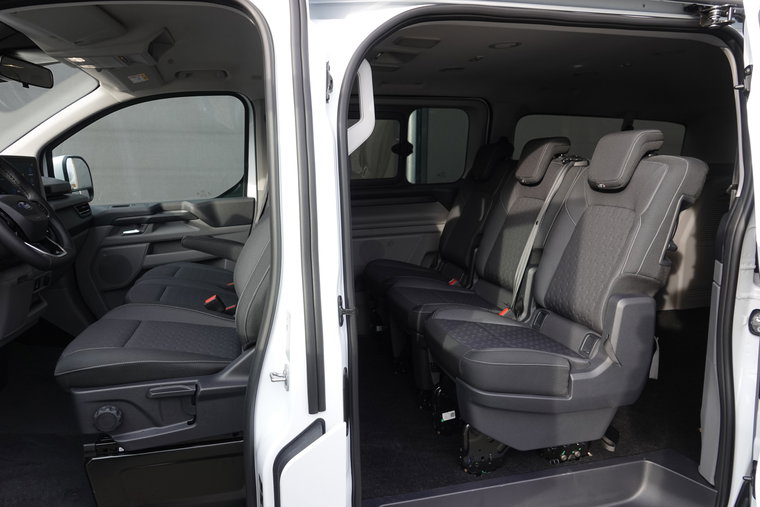 Vehicle Image 8