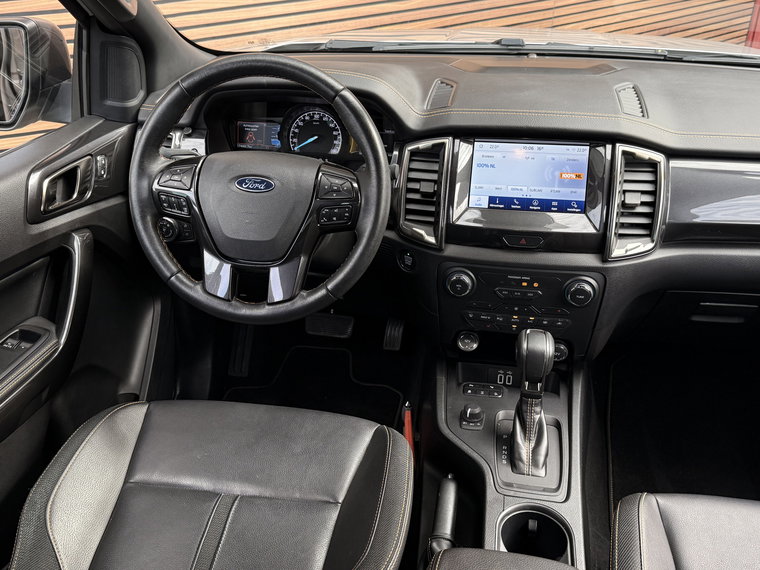 Vehicle Image 25