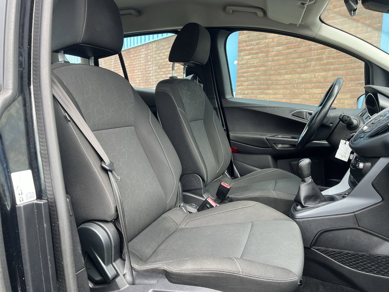 Vehicle Image 29