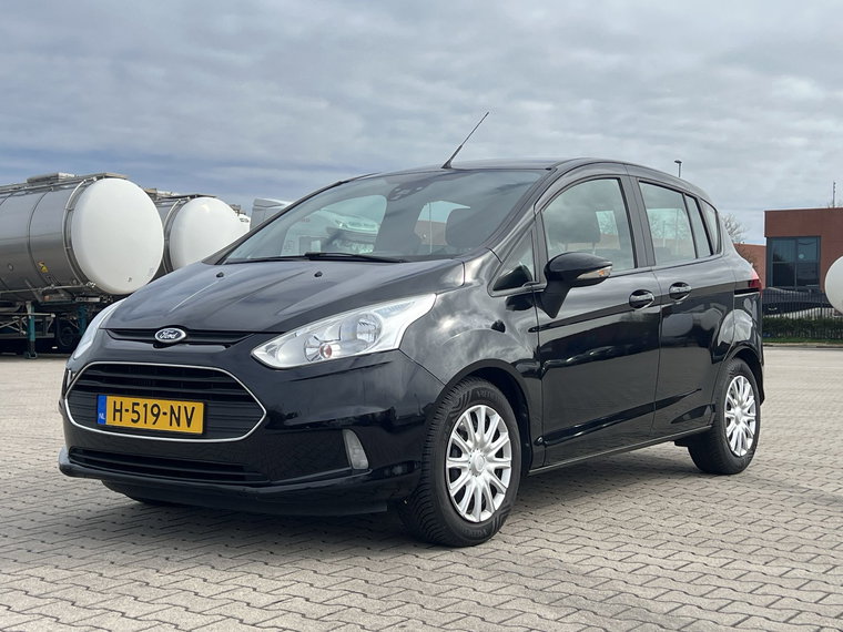 Vehicle Image 6