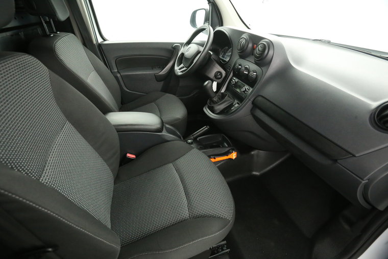 Vehicle Image 17