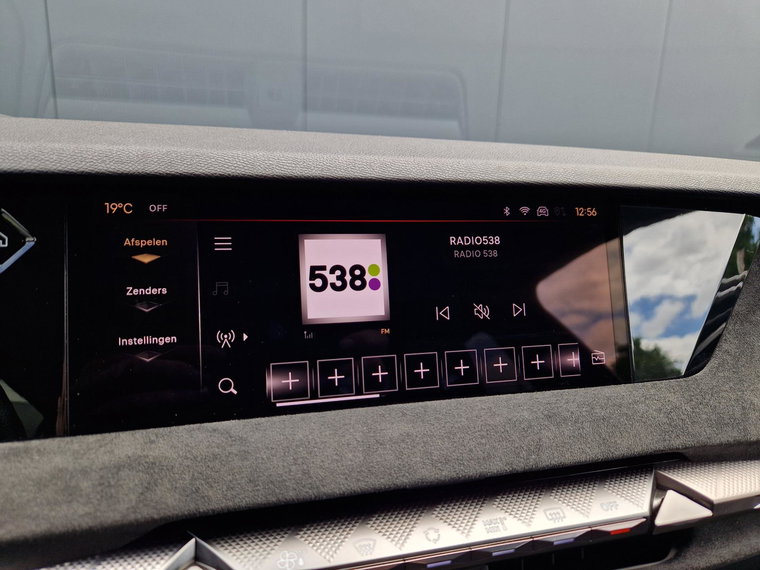 Vehicle Image 29