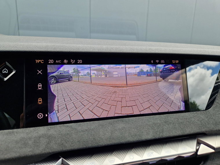 Vehicle Image 37