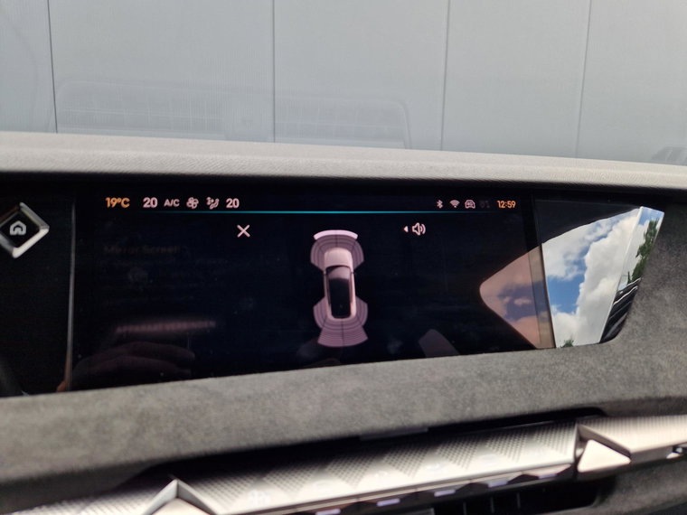 Vehicle Image 38