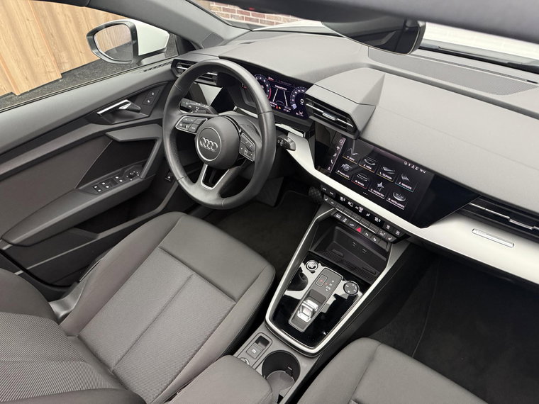 Vehicle Image 40