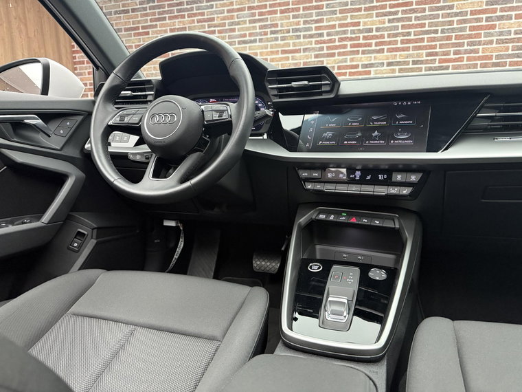 Vehicle Image 45