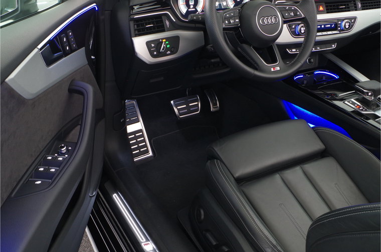Vehicle Image 11