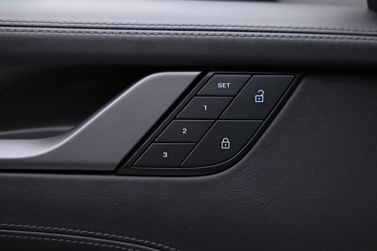 Vehicle Image 42