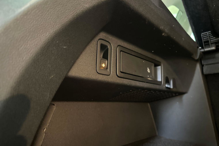 Vehicle Image 37