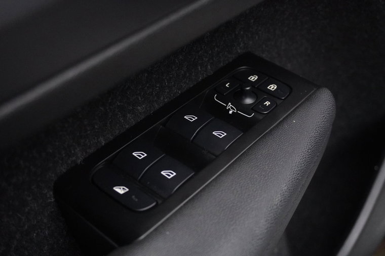 Vehicle Image 26