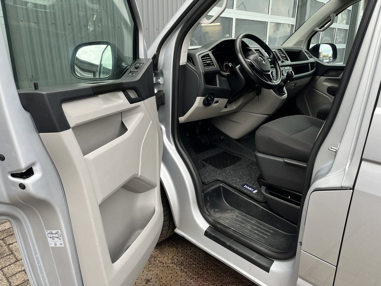 Vehicle Image 28