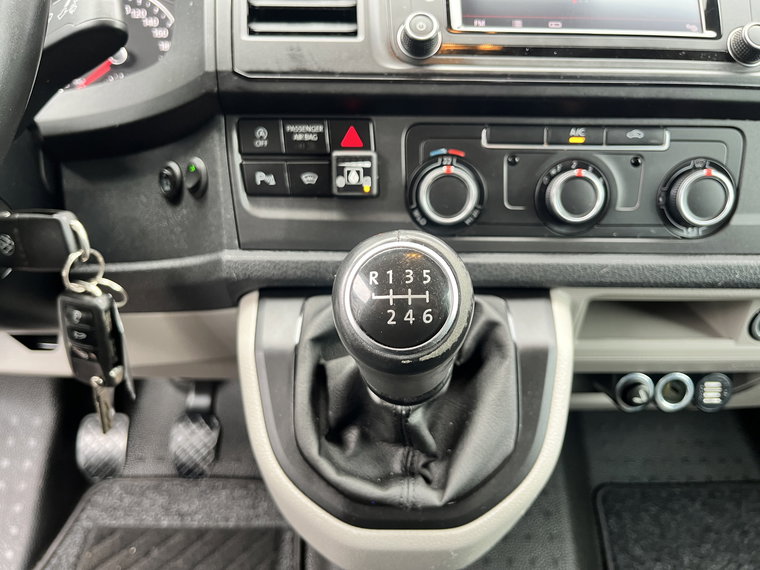 Vehicle Image 32