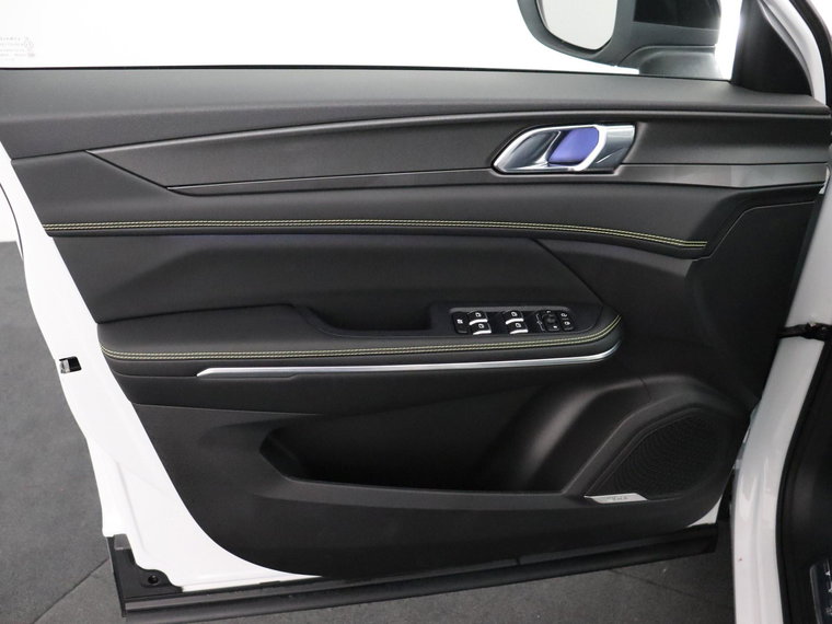 Vehicle Image 35