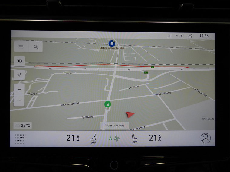 Vehicle Image 8