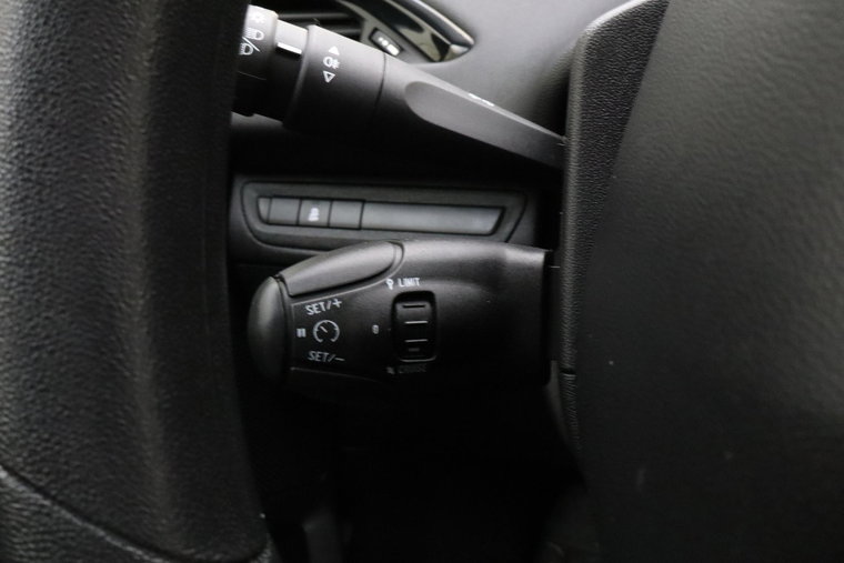 Vehicle Image 24